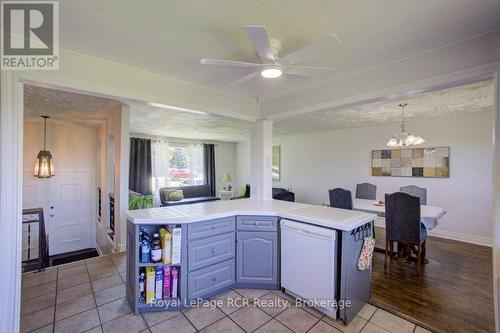 15 Booth Street E, Mapleton, ON 