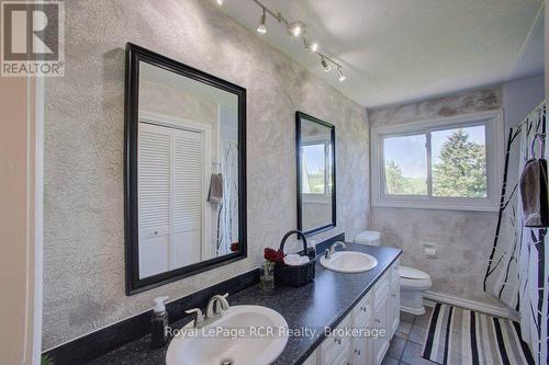 15 Booth Street E, Mapleton, ON 