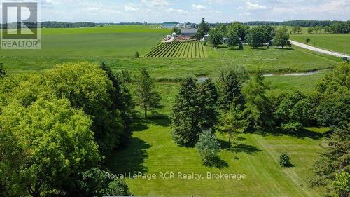 15 Booth Street E, Mapleton, ON 