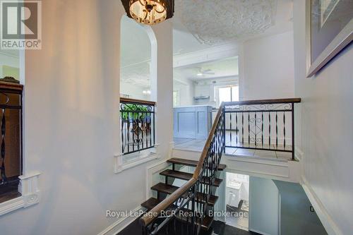 15 Booth Street E, Mapleton, ON 
