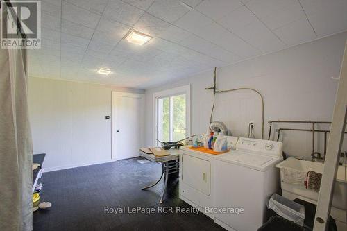 15 Booth Street E, Mapleton, ON 