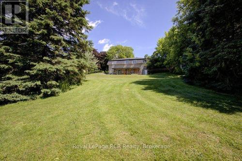 15 Booth Street E, Mapleton, ON 
