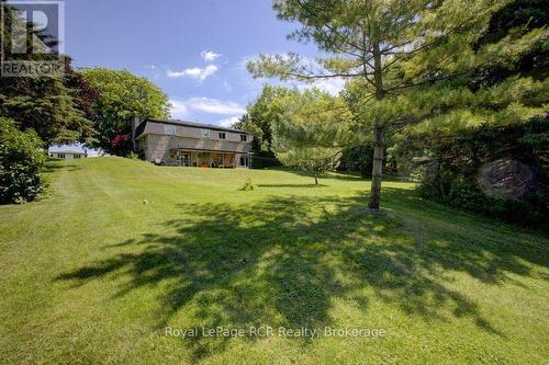 15 Booth Street E, Mapleton, ON 