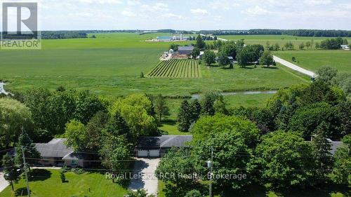 15 Booth Street E, Mapleton, ON 
