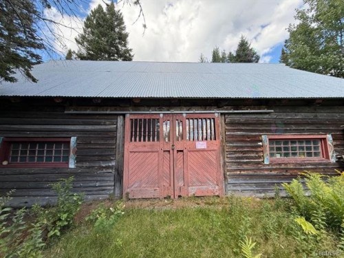 Grange - 4868Z Route 329 N., Sainte-Agathe-Des-Monts, QC 