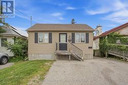 LOWER - 4 EMERY STREET W London South (South E), ON N6J 1P9