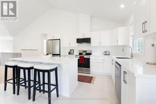 Clean crisp lines and sophisticated style - 268 Boyds Road, Lanark Highlands, ON 