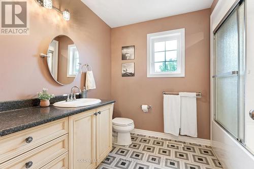 Main 4-pc bathroom with extra counter space - 8688 Highway 511, Lanark Highlands, ON 