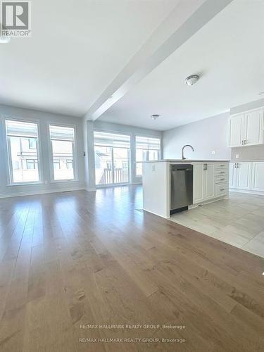 863 SNOWDROP CRESCENT , Ottawa, Ontario K1T 0X7 5
