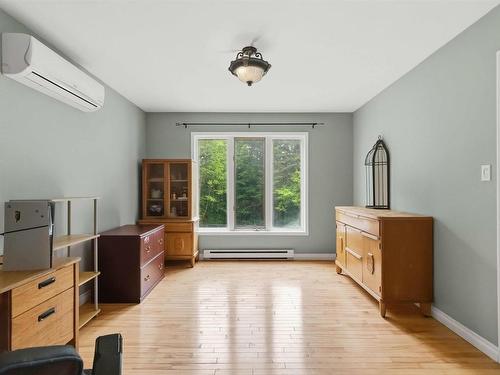 251 Howe Avenue, Fall River, NS 