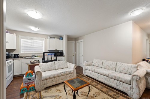 611 Sandy Crt, Nanaimo, BC 