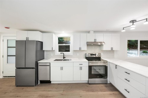#124-2500 Florence Lake Rd, Langford, BC 