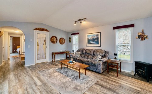 61-1510 Trans Canada Highway, Sorrento, BC 
