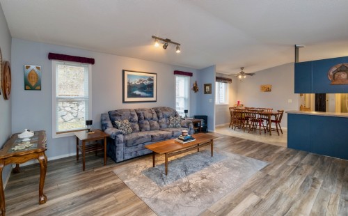 61-1510 Trans Canada Highway, Sorrento, BC 