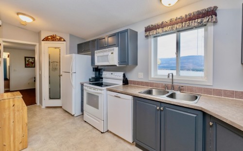 61-1510 Trans Canada Highway, Sorrento, BC 