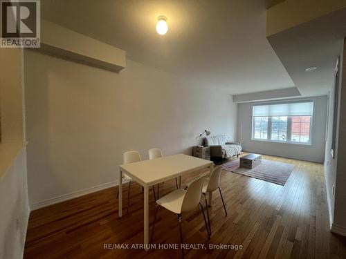 31 JAFFNA LANE , Markham, Ontario L6C 0X7 2