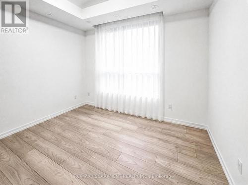 27 - 17 Lytham Green Circle, Newmarket, ON 