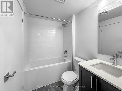 27 - 17 Lytham Green Circle, Newmarket, ON 