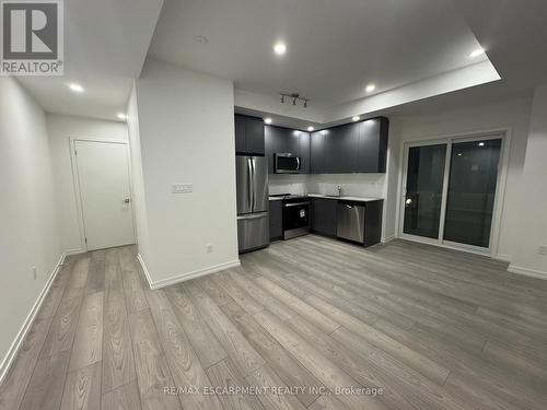 27 - 17 LYTHAM GREEN CIRCLE , Newmarket, Ontario L3Y 0H4 3