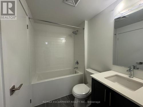 27 - 17 LYTHAM GREEN CIRCLE , Newmarket, Ontario L3Y 0H4 5