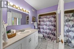 Ensuite Full Bathroom - 