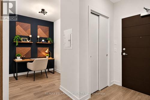 VIRTUALLY STAGED - 812 - 212 King William Street, Hamilton, ON 
