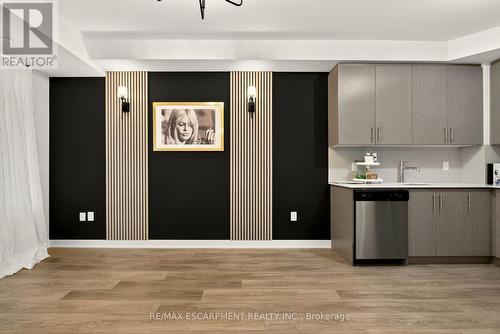 812 - 212 King William Street, Hamilton, ON 