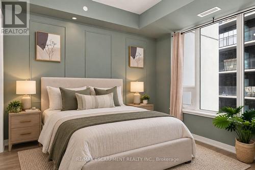 VIRTUALLY STAGED - 812 - 212 King William Street, Hamilton, ON 