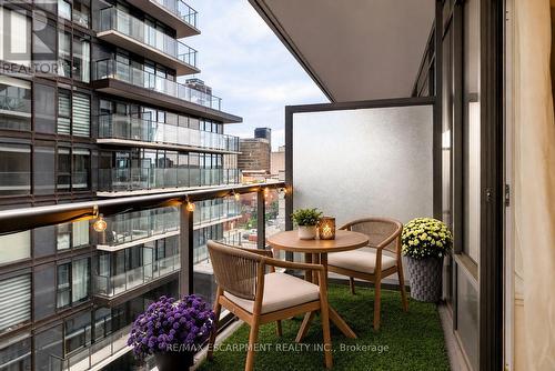 VIRTUALLY STAGED - 812 - 212 King William Street, Hamilton, ON 