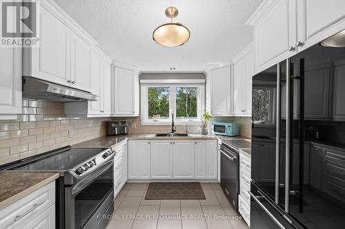 Kitchen - 550 Foxview Place, Ottawa, ON 