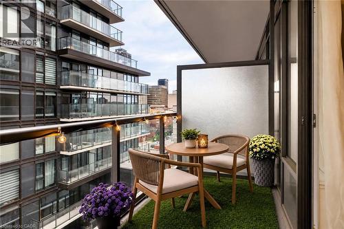 VIRTUALLY STAGED - 212 King William Street Unit# 812, Hamilton, ON 