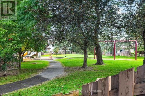 15 - 121 Castlefrank Road, Ottawa, ON 