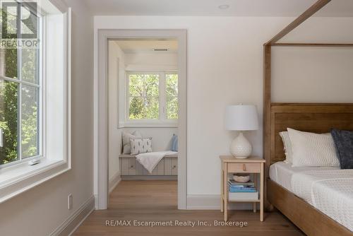 130 Edgecliffe Place, Burlington (Appleby), ON 