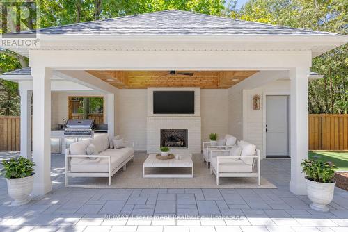 VIRTUALLY STAGED - 130 Edgecliffe Place, Burlington (Appleby), ON 