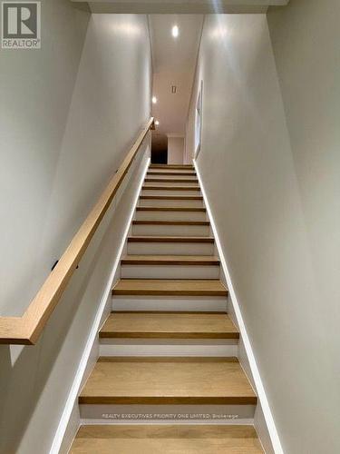 2ND FLOOR - 10 LASCELLES BOULEVARD , Toronto, Ontario M4V 2B5 3