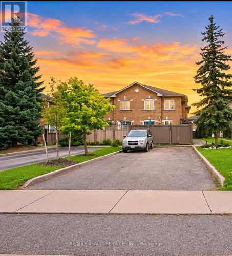 121 Pressed Brick Drive, Brampton, ON 