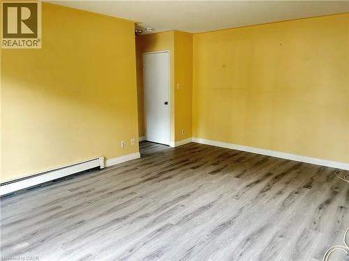 54 COUNTRY HILL Drive Unit# 103 , Kitchener, Ontario N2E 1R7 2
