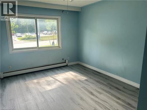 54 COUNTRY HILL Drive Unit# 103 , Kitchener, Ontario N2E 1R7 4