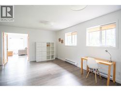Den Upstairs - 