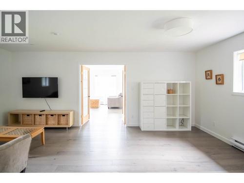 Den Upstairs - 4161 Heroux Road, Nelson, BC 