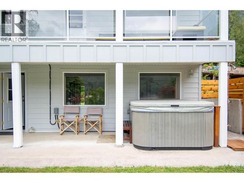 Hot Tub & Outdoor Shower - 4161 Heroux Road, Nelson, BC 