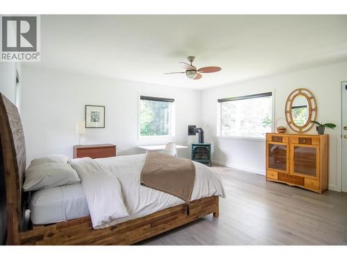 Main Floor Bedroom - 4161 Heroux Road, Nelson, BC 