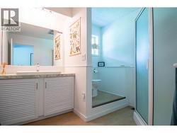 Main Floor Bathroom - 