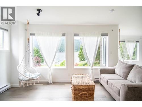 Primary Bedroom-Upstairs - 4161 Heroux Road, Nelson, BC 