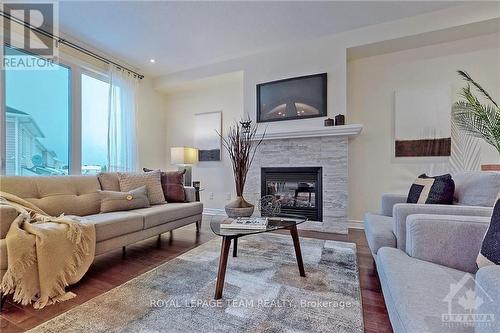 3375 WOODROFFE AVENUE , Ottawa, Ontario K2G 6Z5 4