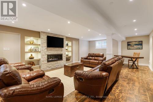 2424 Tesla Crescent, Oakville, ON 