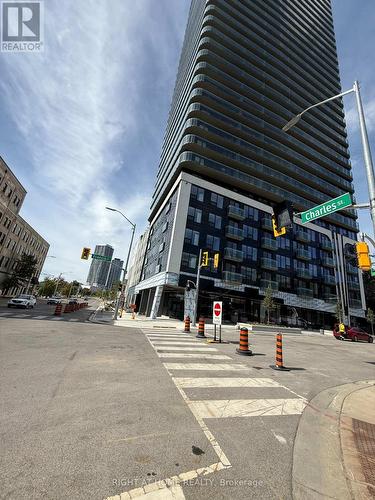 405 - 30 FRANCIS STREET S , Kitchener, Ontario N2G 0H1 2