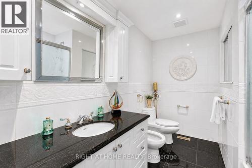 168 Springhead Gardens, Richmond Hill, ON 