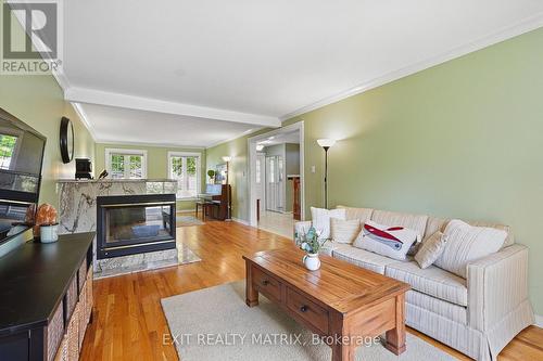 1886 Chaine Court, Ottawa, ON 