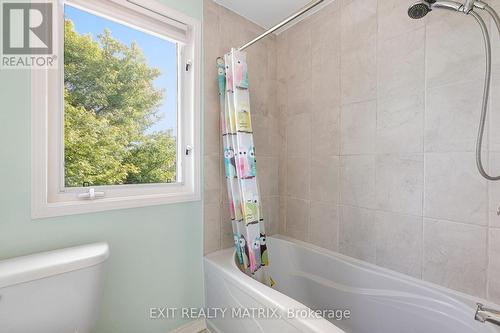 1886 Chaine Court, Ottawa, ON 